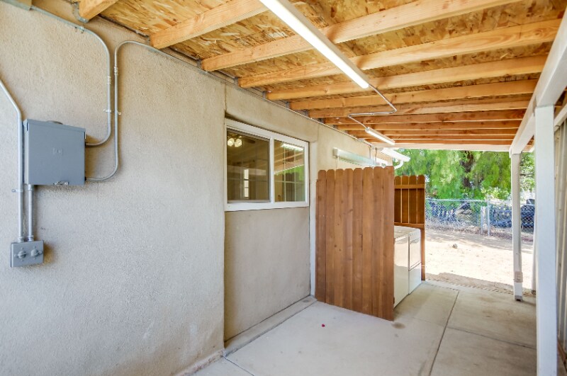 Building Photo - 9177 Creekford Dr