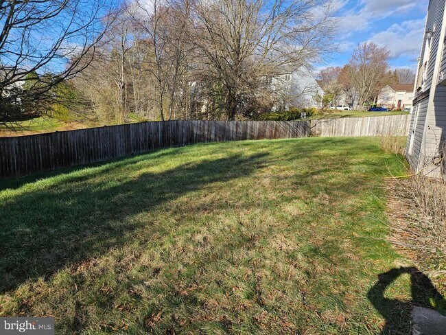 Building Photo - 9296 Hillis Ct