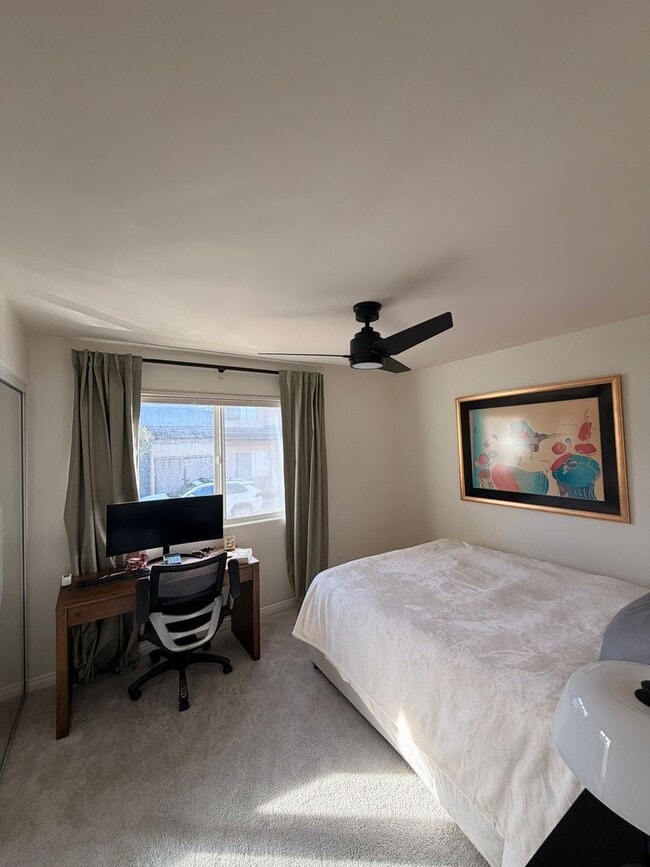 Building Photo - Beautifully Updated 2 bd 2 ba Crown Point Condo