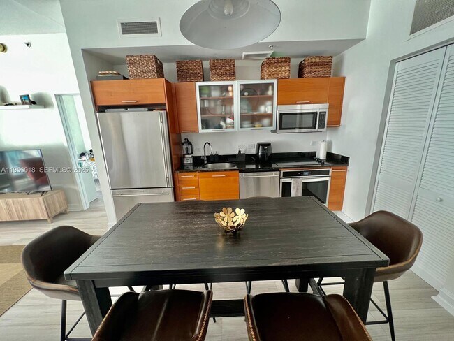 Building Photo - 3470 E Coast Ave