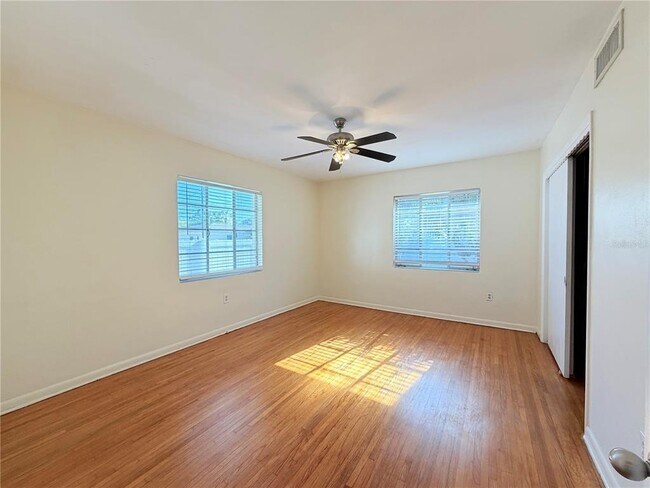 Building Photo - 309 Kerry Dr