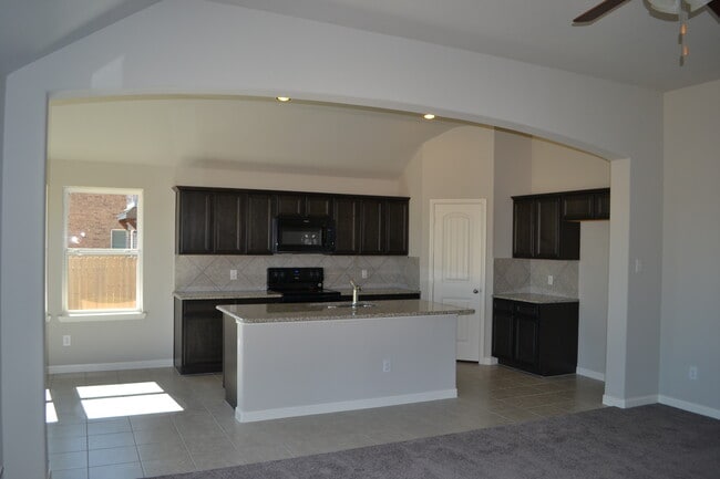 Building Photo - Gorgeous 4-bedroom home!