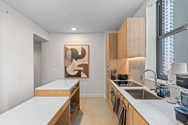 Building Photo - 11 NE 6th St