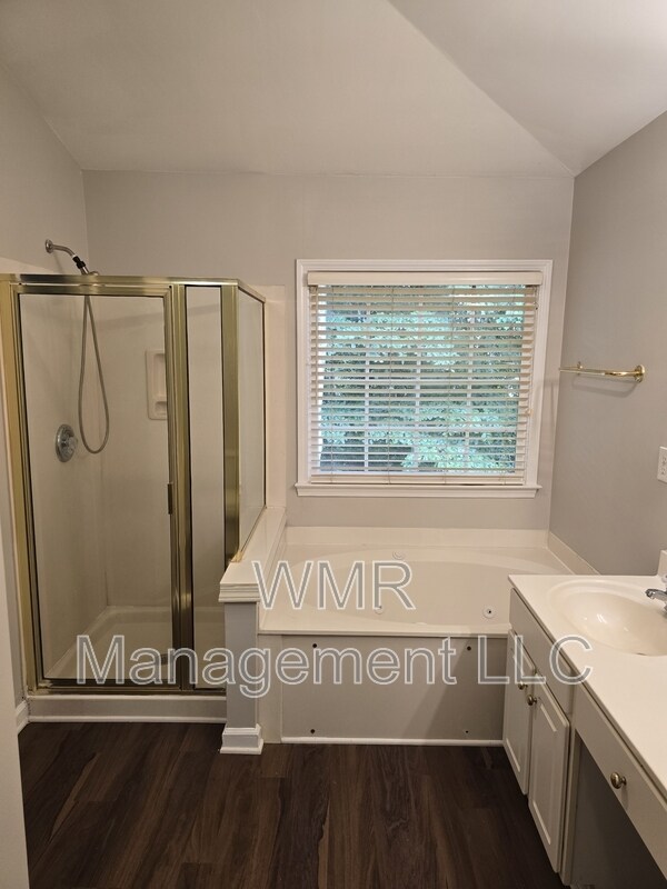 Building Photo - 7803 Harrington Woods Rd