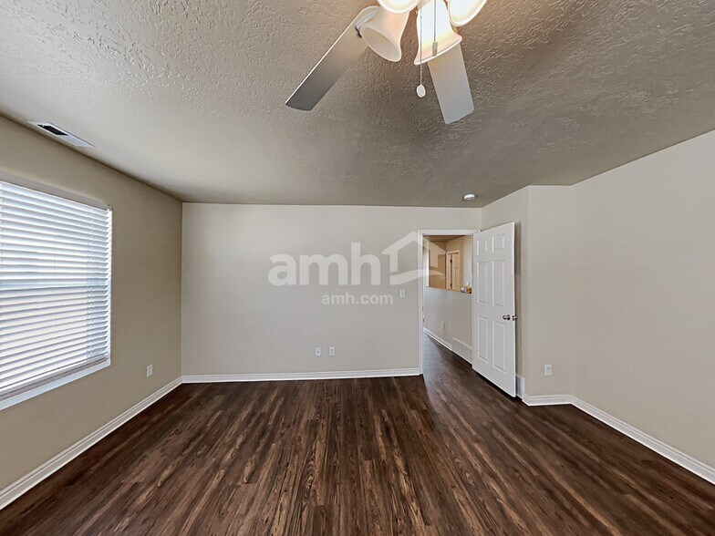 Building Photo - 2129 Revere Way