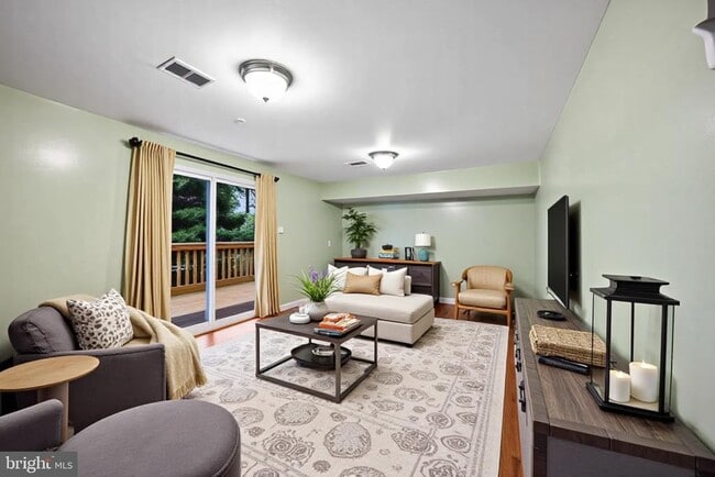 Building Photo - 8217 Township Dr