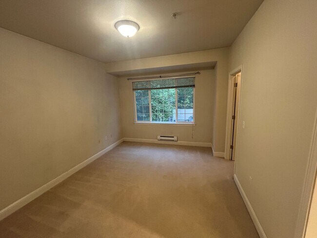 Building Photo - 2B, 2BA Top-Floor condo in South Renton wi...