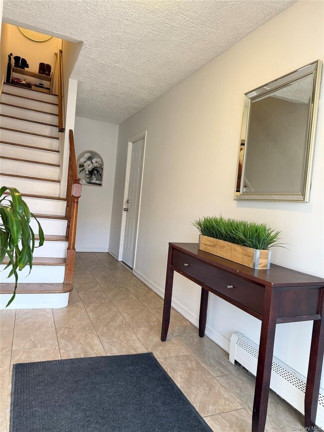 Building Photo - 2024 Strang Ave