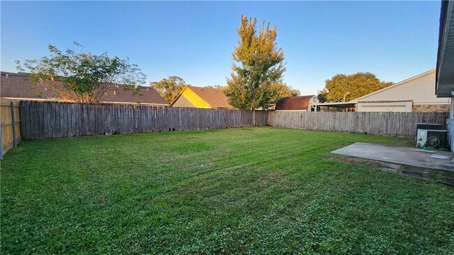 Building Photo - 1909 Killington Dr