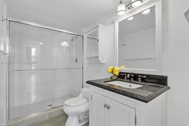 Building Photo - 1000 Parkview Dr