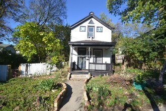 Building Photo - Newly renovated 3 bedroom in West Price Hill