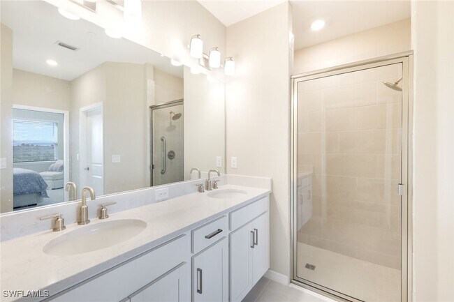 Building Photo - 11811 Venetian Lagoon Dr