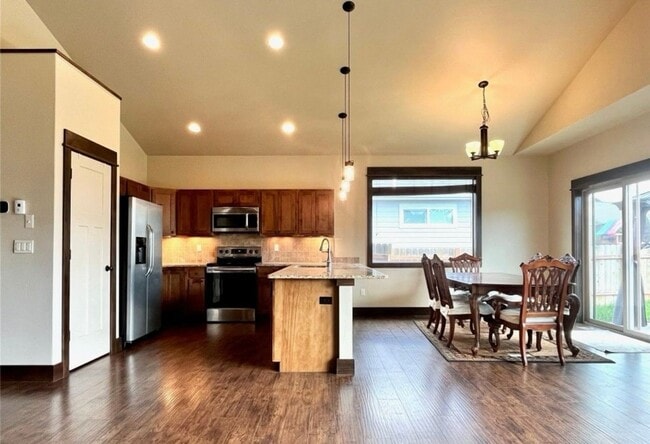 Building Photo - Charming 4-Bedroom Home with Spacious Lawn in Bozeman, MT!