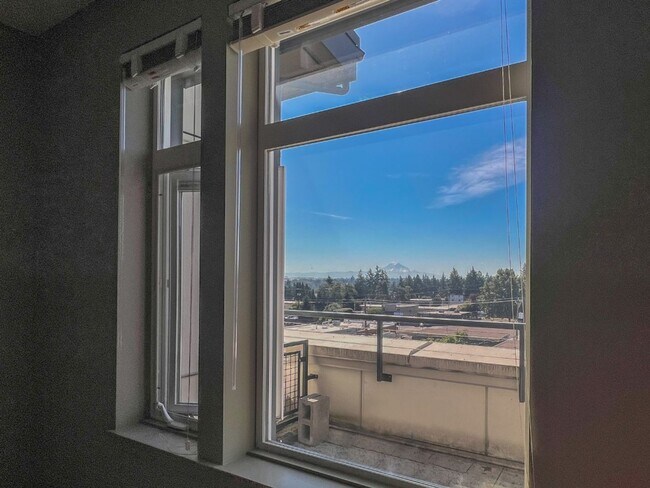 Building Photo - 2Bd/2Ba Burien Condo
