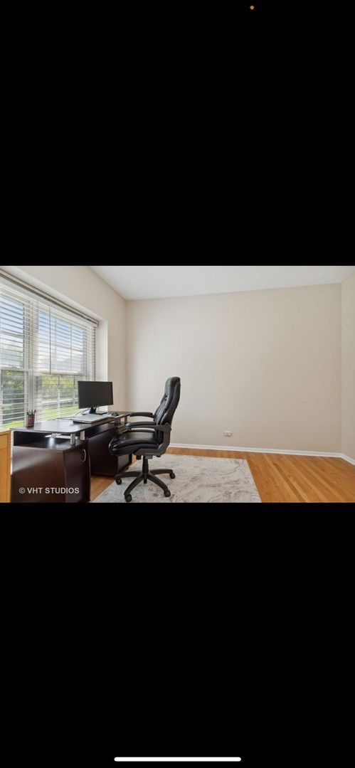 Building Photo - BEAUTIFUL HOUSE- 4+1 bsmt bedroom, 3.5 bat...