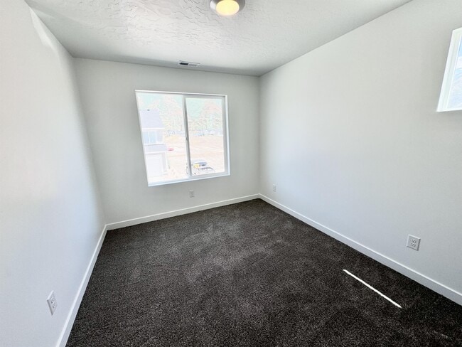 Building Photo - 1438 W 3600 S St
