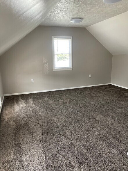 Building Photo - 124 Mingo St
