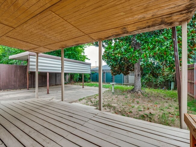 Building Photo - 3006 Post Oak Dr