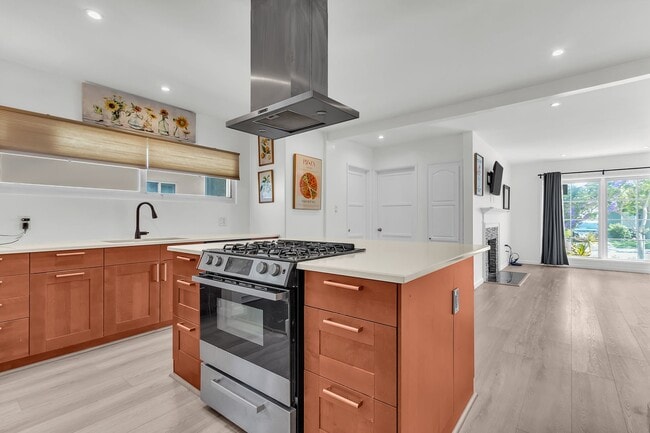 Building Photo - 6415 W 87th St
