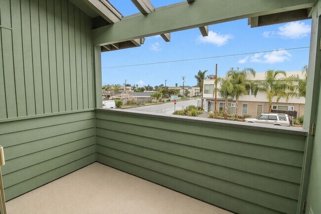 Building Photo - LOFT STYLE 2 Bed/1 Bath Near the Ocean ** Water/Sewer/Trash Included