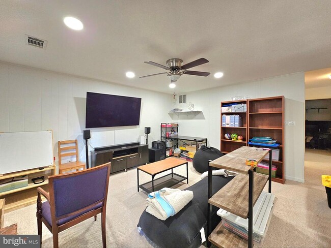 Building Photo - 5939 Heatherwood Ct