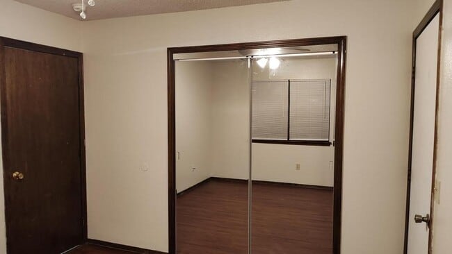 Building Photo - 2706 5th Ave