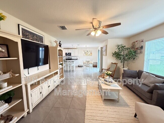 Building Photo - 10744 Chippewa Dr