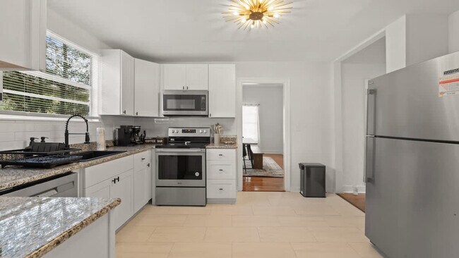 Building Photo - 307 W Haya St