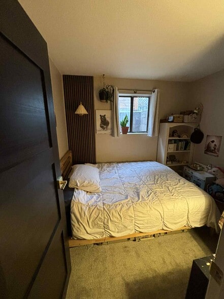 Second Bed - 332 E Main St