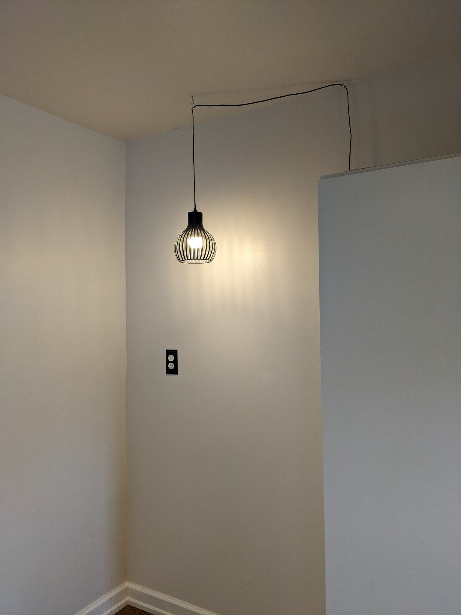 Kitchen nook - 859 Irvin St