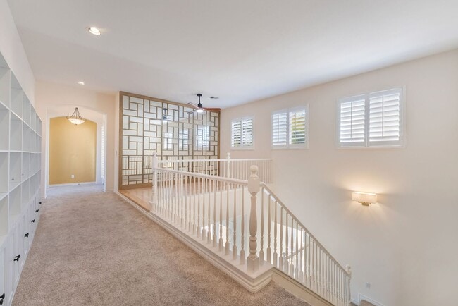 Building Photo - Queensridge Beauty - 5 bedroom on a 1/4+ acre lot