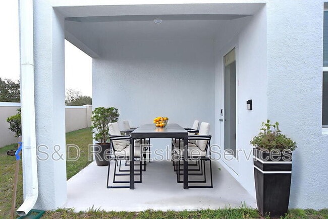 Building Photo - 349 Sol Vis Dr