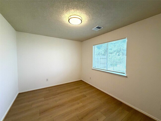 Building Photo - 4719 Cypress Dawn Ln