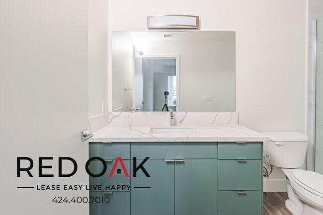 Building Photo - 1037 Dewey Ave