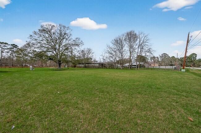 Building Photo - 25409 Pebble Dr