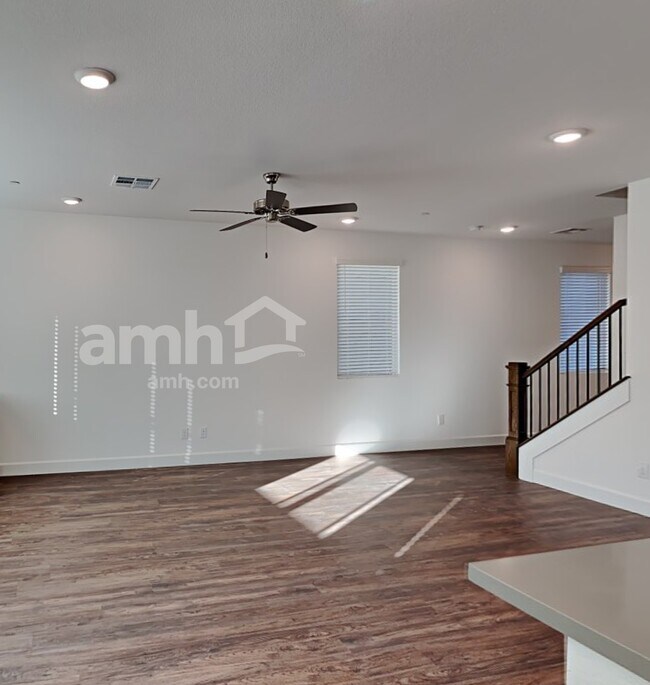 Building Photo - 3357 Blodwen St