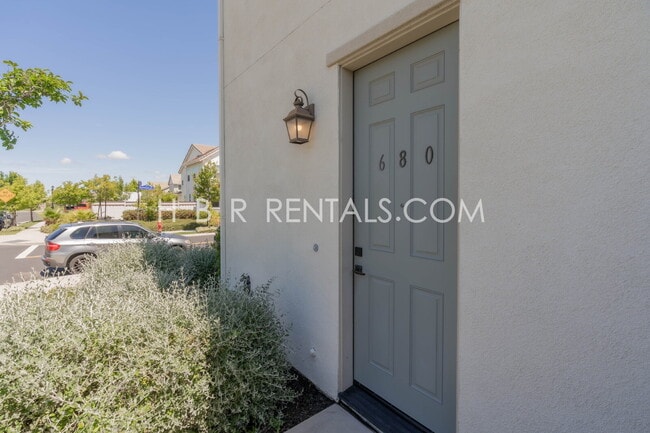 Building Photo - CASITA IN HANSEN VILLAGE - Mountain House MOVE IN READY