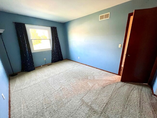 Building Photo - Apple Hill Community - 3 Bedroom 2 Bathroom - Beautiful Home for Rent!