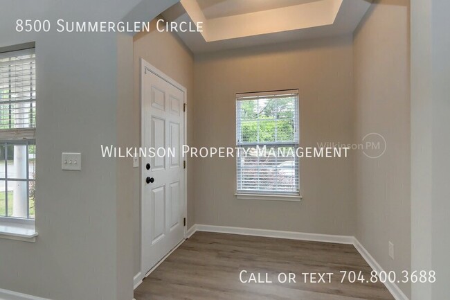 Building Photo - 8500 Summer Glen Cir