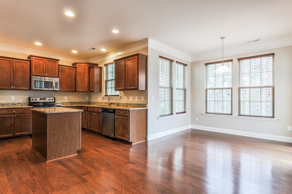 Building Photo - 180 Davelyn Ct