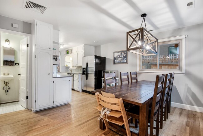 Building Photo - Beautifully Renovated Home in the Berkley ...