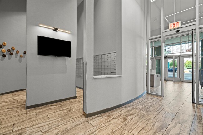 Building Photo - 701 S Wells St