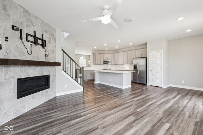 Building Photo - 17285 Dallington St