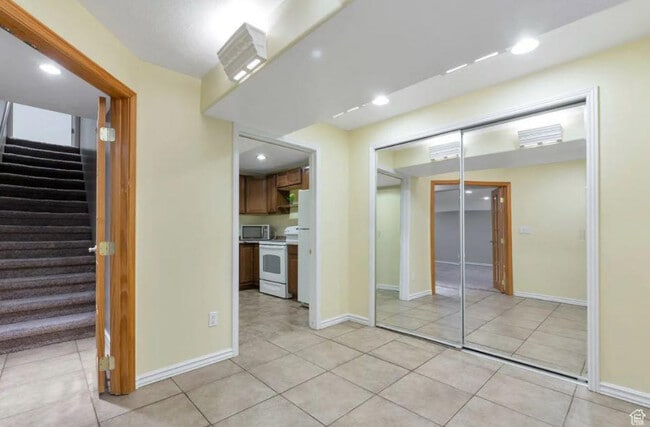 Building Photo - 6986 Jordan Cl Cir