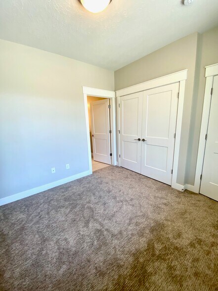 Building Photo - 10439 S Beetdigger Blvd