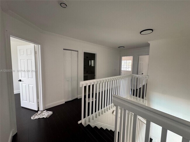 Building Photo - 15071 SW 136th Pl