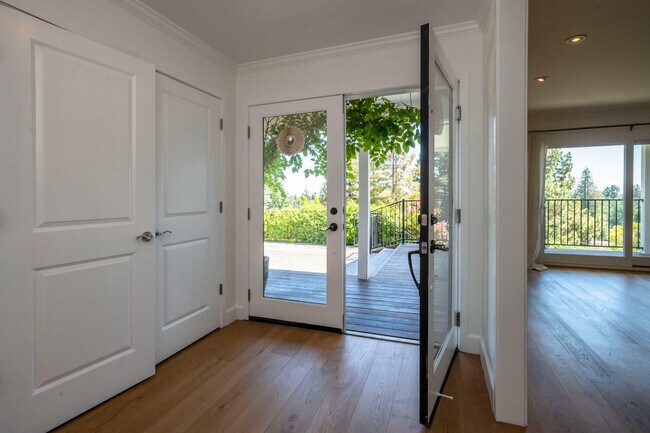 Building Photo - 920 Stagi Ct
