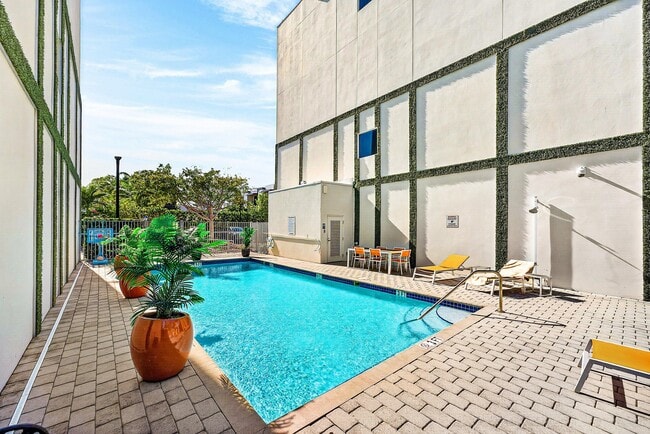 Building Photo - 1034 NE 18th Ave