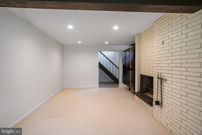 Building Photo - 3406 Woodvalley Dr
