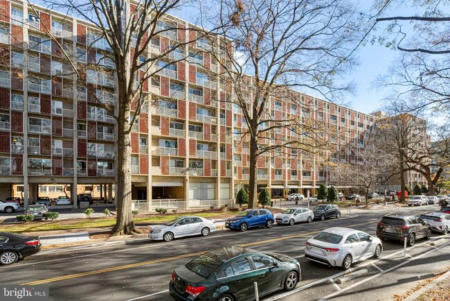 Building Photo - 800 4th St SW